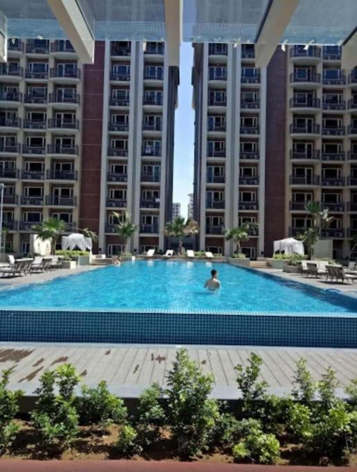 Monarch Parksuites - Balmoral Place Paranaque City Exterior foto