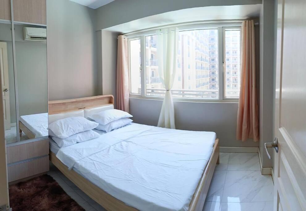 Monarch Parksuites - Balmoral Place Paranaque City Exterior foto