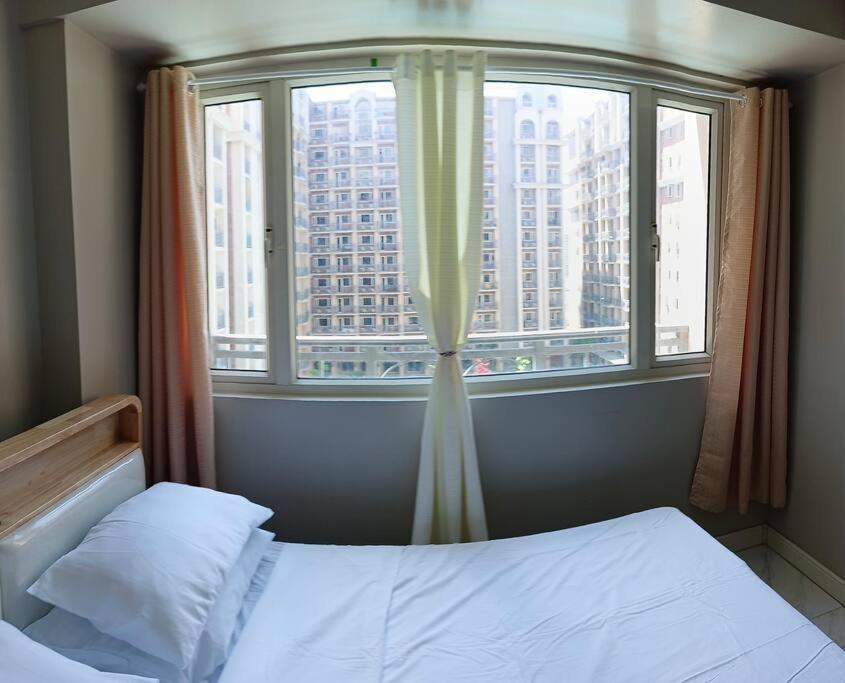 Monarch Parksuites - Balmoral Place Paranaque City Exterior foto